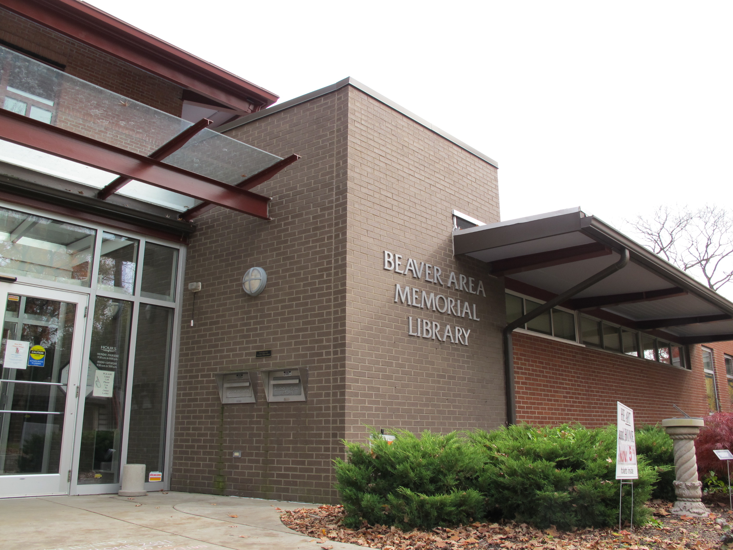 Exterior picture of Beaver Memorial Library